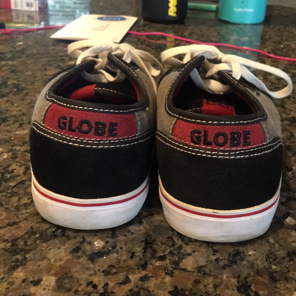 Globe shoes - Picture 3 of 4